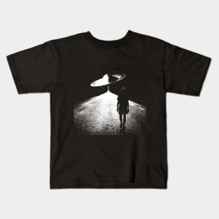 Between worlds - Road to Saturn Kids T-Shirt